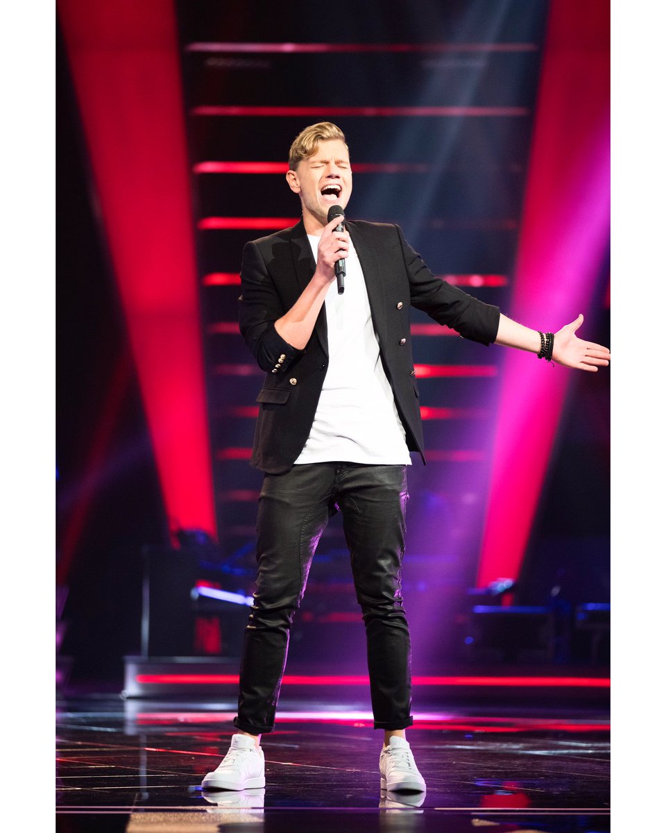 Krijg net een mooie herinnering binnen! 3 jaar geleden stond ik de longen uit m’n lijf te zingen in de hoop op een plaatsje in de liveshows van @RTL_TVOH! Wat was het een onvergetelijke tijd!! Hopelijk snel weer het podium op❤️! #tvoh #tv #singer #dutch #artist #pop #knockout https://t.co/TySblp7rVU