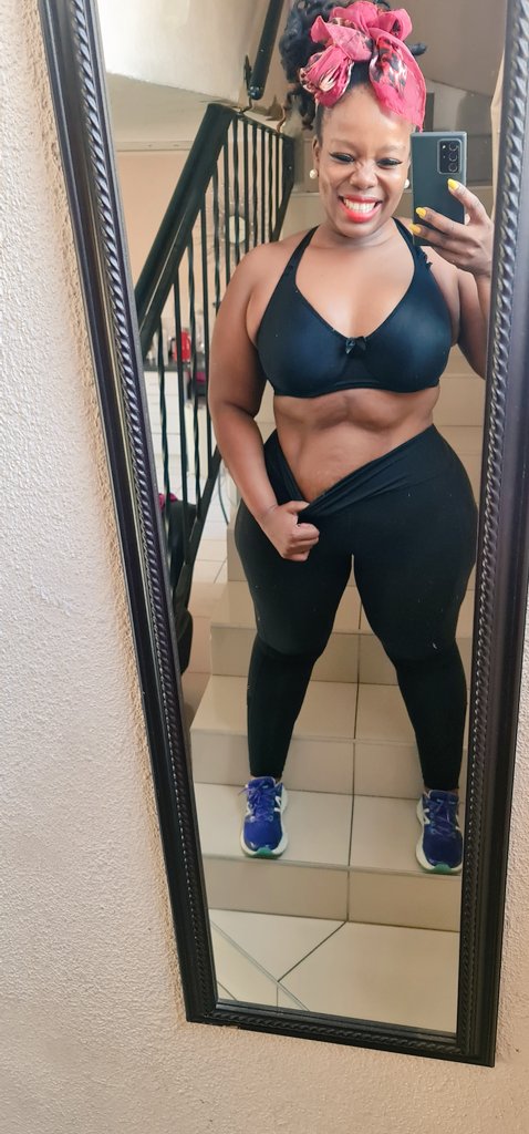 Mihlali_Gqada's tweet photo. Ndisathe chuuu bethuna #IAmMyOwnGoals #ChubbyGirlsWithAbs by π₯ by force #ASlowChubbyRunner #ChuuuMaRadebe #IAmARunner #FetchYourBody2020 #MyFitnessRegime #MyDailyBread #MorningGlory #SdudlaDiva #MorningGlory #WednesdayMotivation #MidweekMotivation π€ https://t.co/0aI2rnBAKe