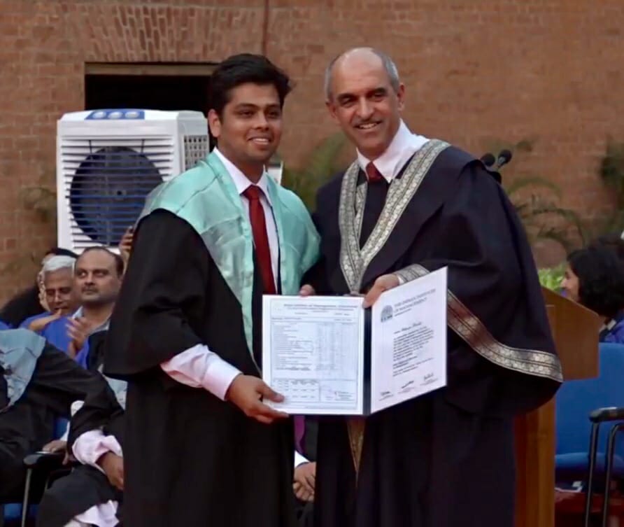 ChatyTheCheetah's tweet photo. @MajDPSingh @adgpi @SinghNavdeep @rajeev_mp @rajnathsingh Flt Cdt Eklavya Pandit ...... Boarded out on Medical Grounds from AFA..... Cracked CAT, Graduated from IIM, Ahmedabad and is a corporate honcho today.....
If only a policy was there to utilize such talents in Non Combatant roles instead of abandoning them!!!! https://t.co/0synLOTREK