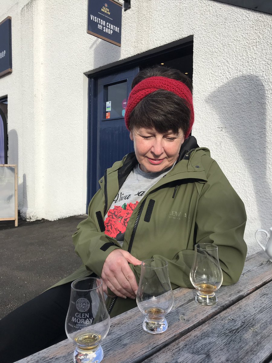 ayebirder's tweet photo. #womeninwhisky @GlenMorayDist #whiskytwitcher #designatedriver https://t.co/IHwhTQa7sF