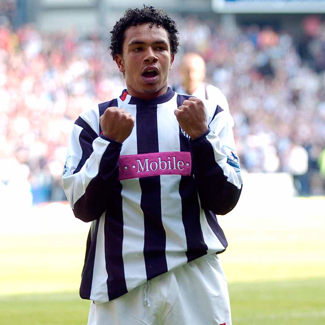 Happy birthday, Kieran Richardson! Tag who you celebrated this goal with. 