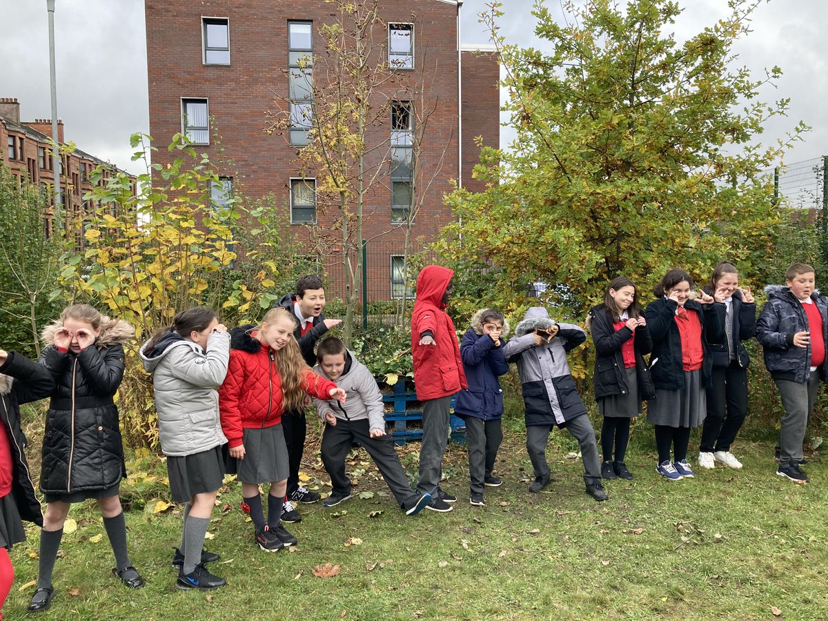 StSavioursGovan's tweet photo. Explorer pose! https://t.co/DYQf13Kn1q