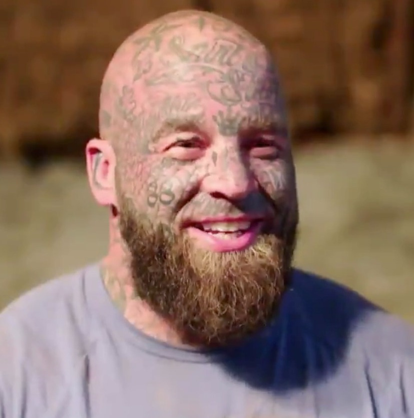 jewdas's tweet photo. This lad is just having the best week. First everyone got to see his cool tattoos and now it turns out his dad is still alive ❤️ https://t.co/fuDiBEEoh5