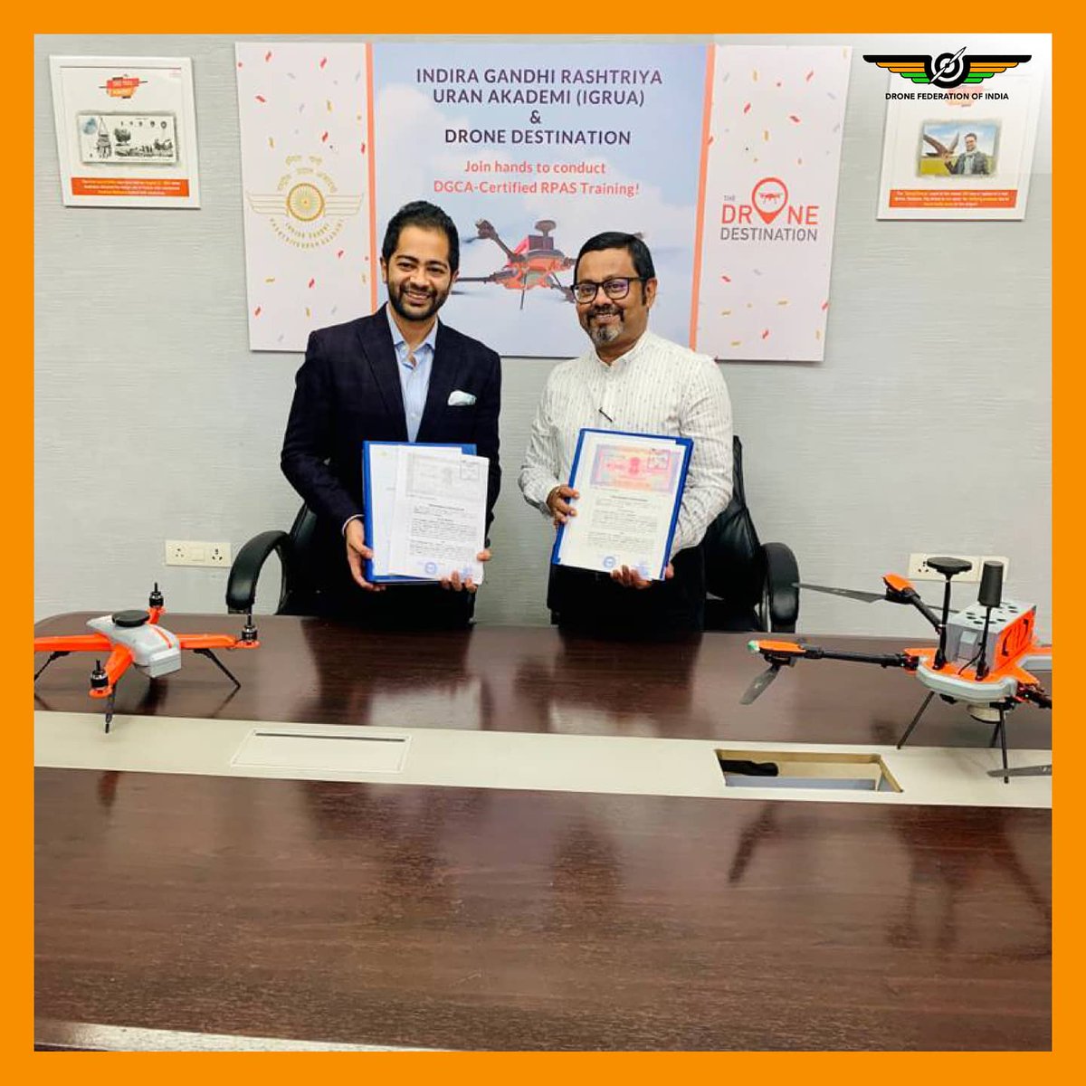 #DroneNews: Indira Gandhi Rashtriya Uran Akademi (IGRUA) and Drone Destination signed a Memorandum of Understanding to launch drone training in IGRUA located
in Amethi, Uttar Pradesh.
@DGCAIndia @AAI_Official @MoCA_GoI @AmberDu85818374 https://t.co/Eh6xBTReCi