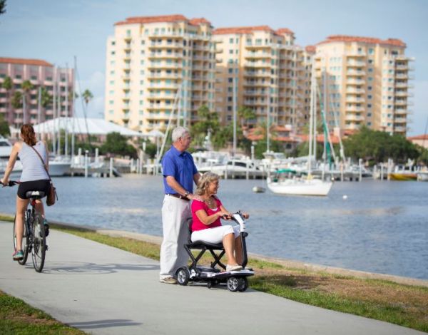 New Blog Post! How to Help Aging Parents Keep Their Independence - mobilityscootersdirect.com/blog/general/h…