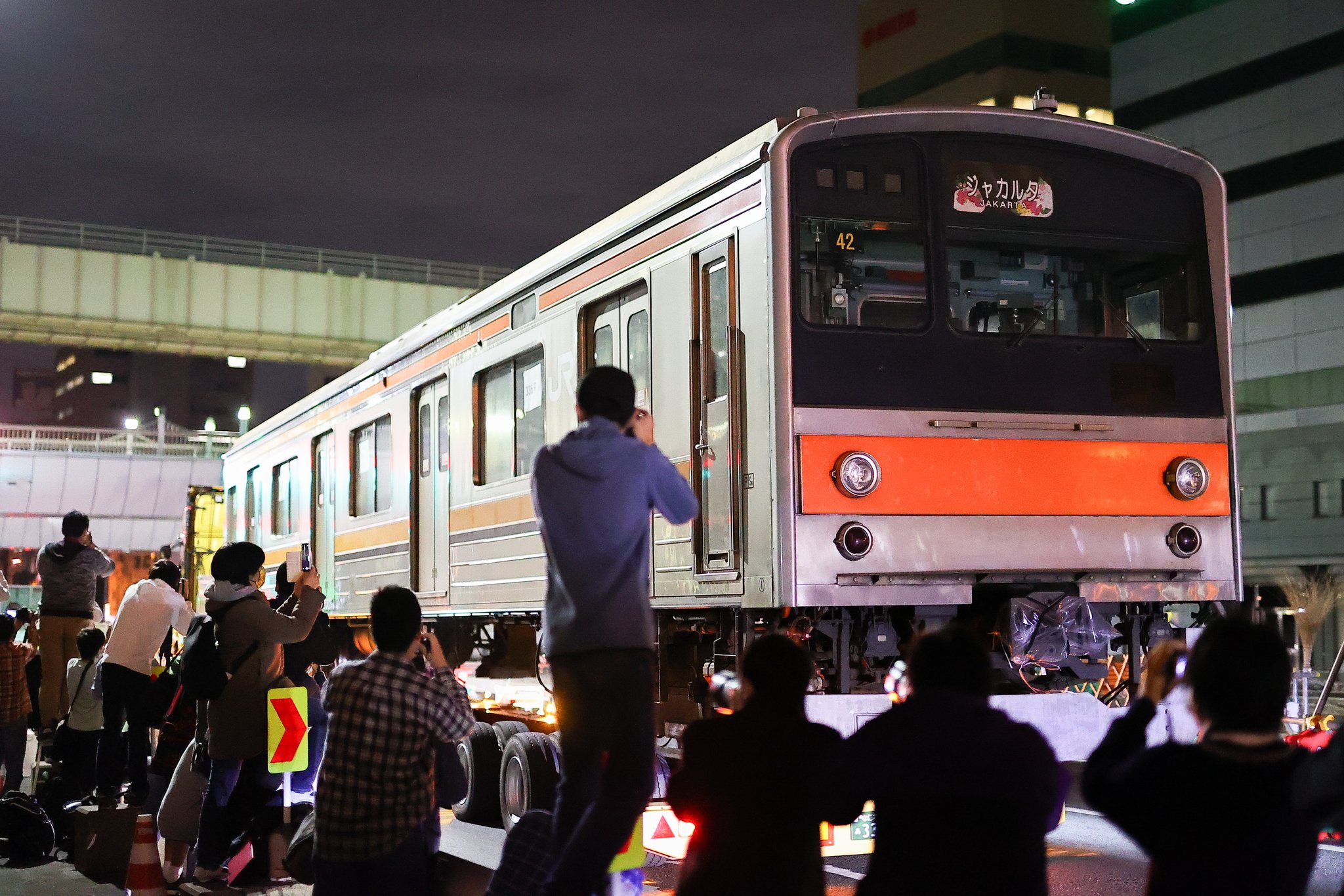 武蔵野線開業50周年記念 205系武蔵野線 M26編成 ジャカルタ行き送別幕