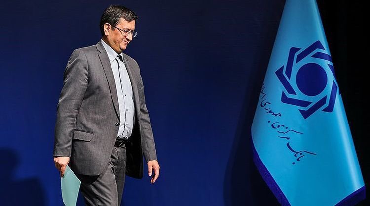 phdbourse's tweet photo. بانك مركزي خودش بازيگر بزرگ بازار ارزه و سعي كرده قدرتمند ظاهر بشه براي همين قيمت دلار رو قبل از اتفاقات بزرگ سياسي پيش خور ميكنه💸🏦 https://t.co/xNRzLjY9rT