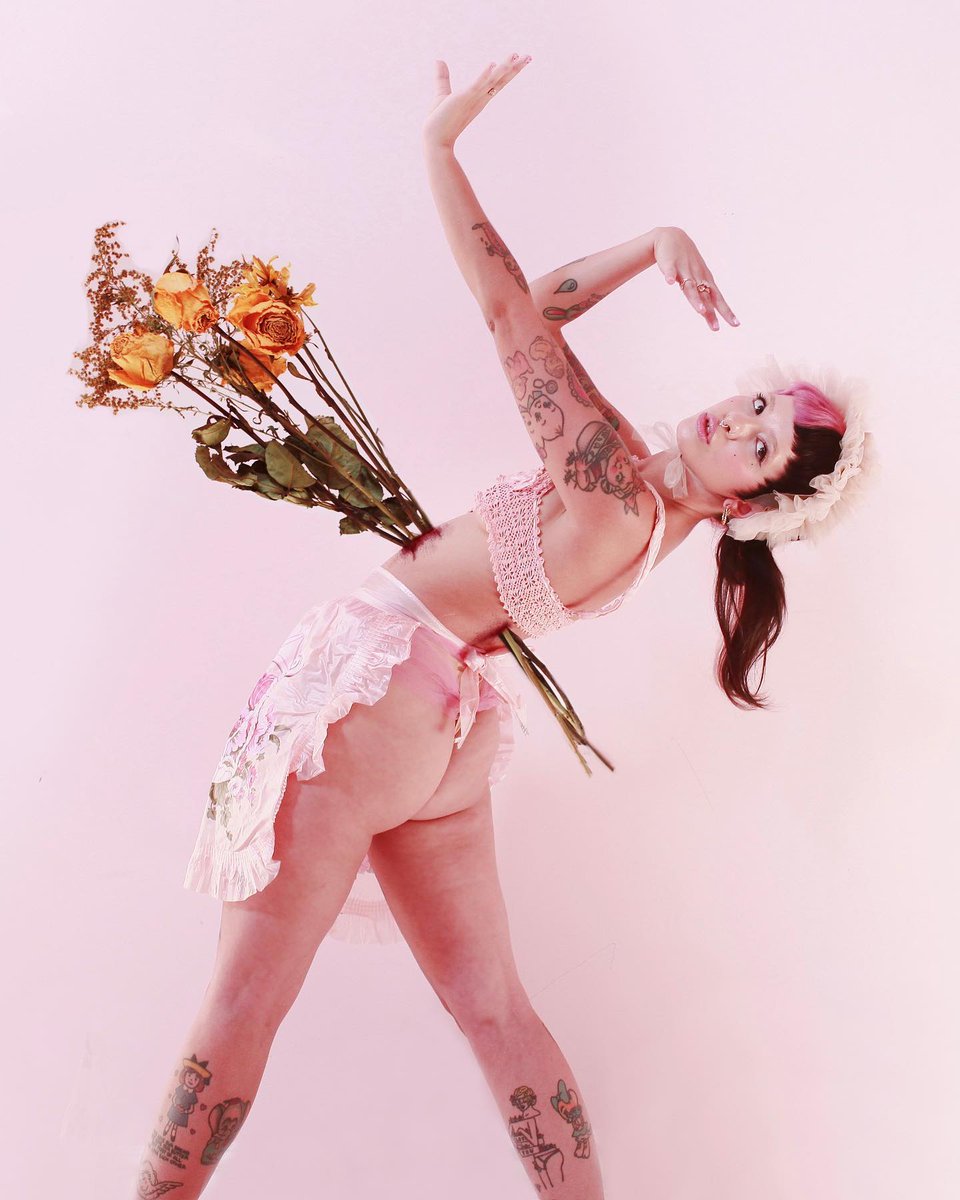 CryBabiesTrick's tweet photo. 💐CRY BABY SEGUE CRY BABY💐

•fav este tweet para ganhar seguidores.
•comente "sdv" e siga todos que derem fav no seu comentário. 
•rt para espalhar o projeto! https://t.co/EGYOrHmYgR