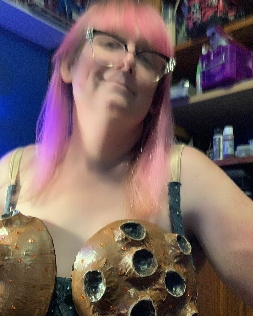 VioletDeVille's tweet photo. And here’s the bra test from last night. I might add a few more attachment points to bra after I rehearse the number a few times. 
.

#366selfies #day294 #transIsBeautiful #selfie #transWoman #transgender #transGirl #selfCare #lgbt #lgbtq #queer #pride #… https://t.co/UHyqgNUoka https://t.co/0MTYy5JEXR