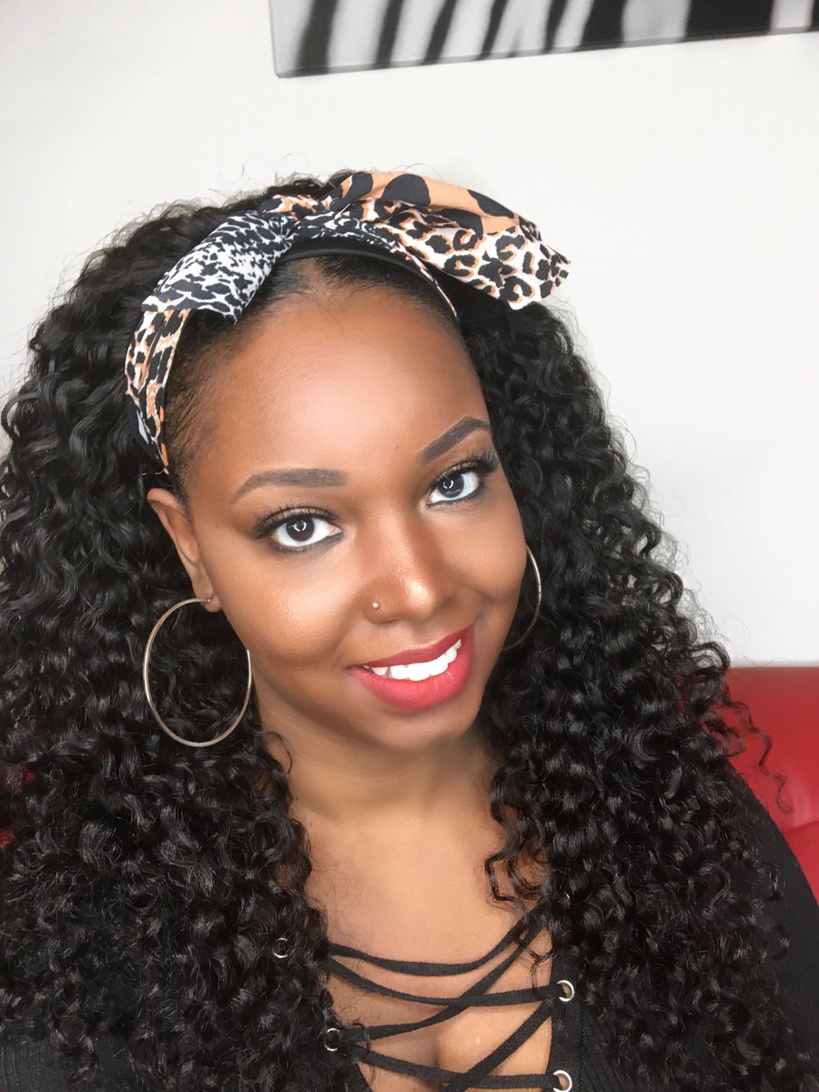 nicolenoirehair's tweet photo. Who knew that you could style a wig in so many different ways?! 🖤😍😮
#naturalhair #halfwig #darkskin #curlyhair #teamnatural #melanin #naturalhaircommunity #naturalhairstyles #curlyhairstyles #protectivestyles #naturalhairstyle #darkskinned #nicolenoirehair #headbandwig https://t.co/CedM3RZzm9