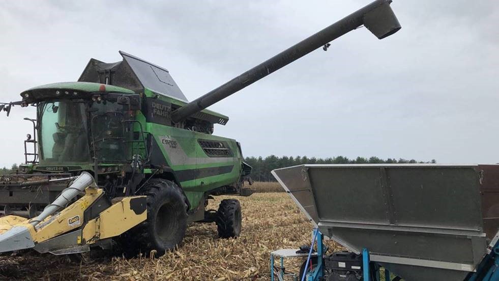 🌽Dernières récoltes actuellement dans la région Centre.
Synthèses d’essais à venir très bientôt.
DKC4598 est le produit de l’année ! 🏆🌽
#Maïsgrain #Maïs