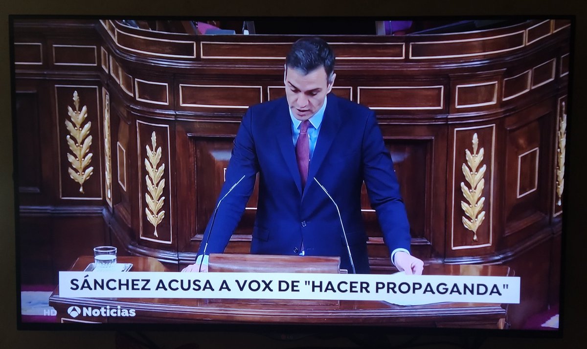 Jandrolion's tweet photo. Tienen una #MocionDeCensura donde @vox_es @VOX_Congreso @Santi_ABASCAL puede dar un golpe sobre la mesa y ayudar a las necesidades de España... Pues fijaros la preocupación del @populares @PSOE y @PODEMOS 
Les importa un cojón el país.
#EquiparacionYa https://t.co/6nROnETDrn