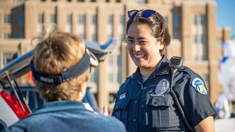 Working and Living in Unity ☘️

Tomorrow night at 7:30 pm <a href="/Pcraw3/">Pierce Crawford</a> of <a href="/NDHockey/">Notre Dame Hockey</a> and Notre Dame Chief of Police Keri Kei Shibata, will host a meet and greet with <a href="/NotreDamePD/">University of Notre Dame Police</a> for all student-athletes!

Check your google/teamworks calendar for the zoom link!
#StandTogether x #Rally