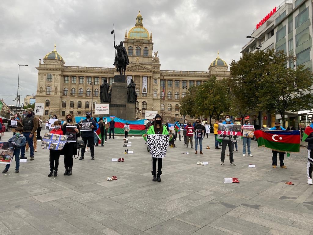 daily_karabakh's tweet photo. A chilling symbol of an innocent life lost forever 🥀 - #Azerbaijan/is in #Prague are bringing awareness to the #Armenia/n #WarCrime/s happening in #GanjaCity and other cities in #Azerbaijan far from the conflict zone. #ArmeniaKillsChildren #ArmeniaKillsCivilians #WarCrimes https://t.co/QE8bLODupo