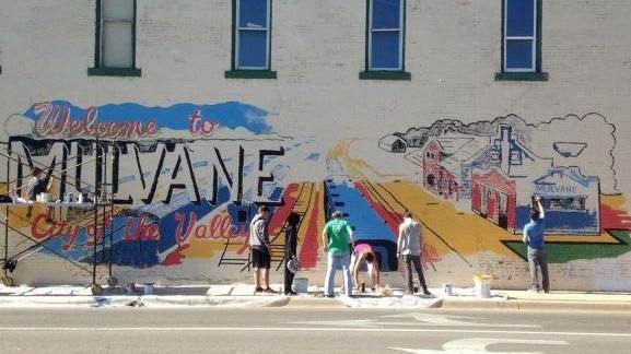 USARediscover's tweet photo. Tons to see, do, and learn when you visit Mulvane, Kansas. Destination experts at Visit Mulvane shared their favorite spots to spend time with family, immerse yourself in the community, and even get a sweet treat in town. #VisitMulvane #RediscoverAmerica https://t.co/l49JUHWJdj https://t.co/KDDAQarM5m