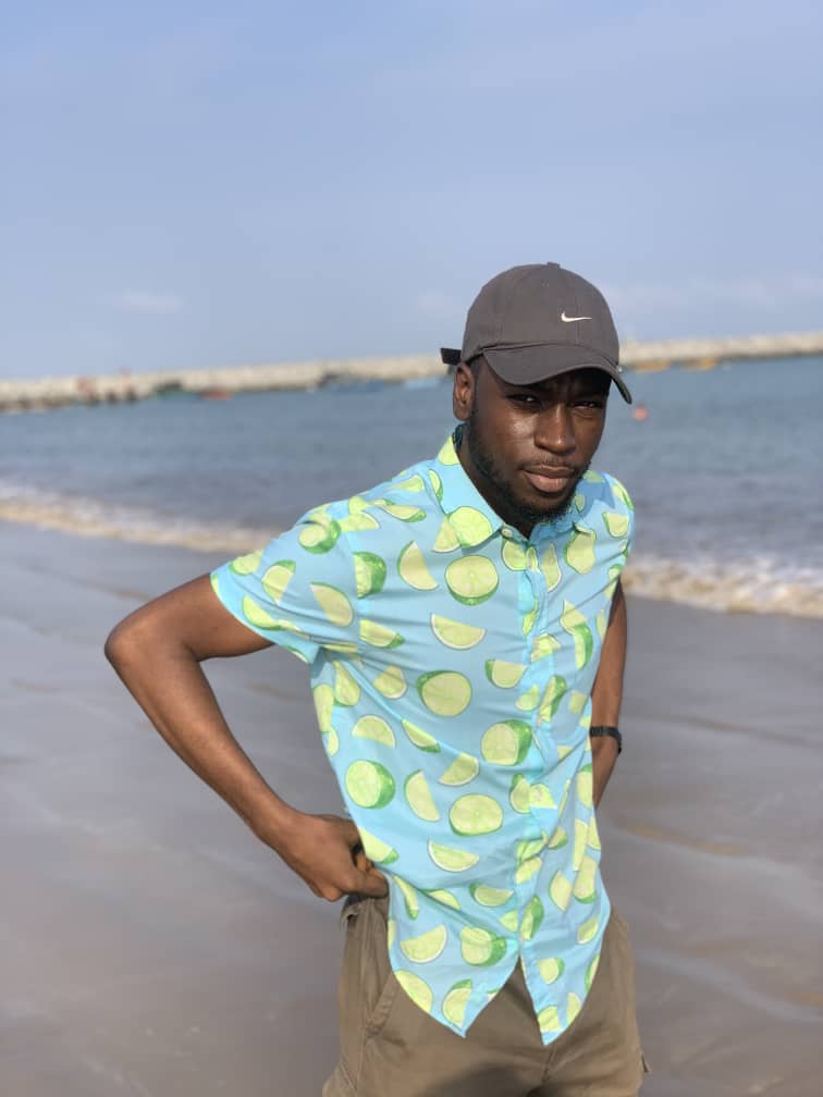 Mvphenryeto1's tweet photo. I’m begging you in the name of God, please don’t skip this tweet.
RT! To let the world know Nigerians are dying. 

Oke was shot right inside his compound 

Rip Oke, you will always be remembered 

#EndSars #LekkiGenocide #LagosStateMassacre #NigeriaPrevails #unarmed https://t.co/SOcRP9bbQz