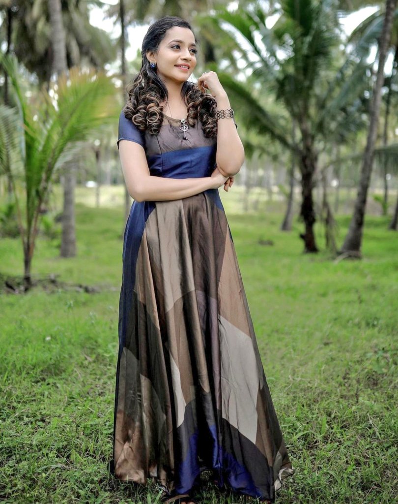 idiamondbabu's tweet photo. Latest pic of #Aparnathi https://t.co/6V1lpOAkQc