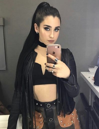 GabyBaten's tweet photo. #laurenisagoddess ❤️ sigo preguntandome si Lauren de este planeta 😐 porque tanta perfección no es posible ♥️👄♥️ https://t.co/mHCorRpzqM