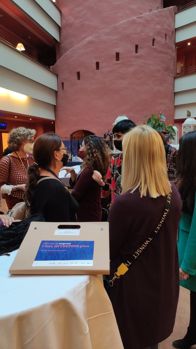 mancondado's tweet photo. La @mancondado promueve el intercambio empresarial en el I Foro #INTREPIDA plus. En esta cita nos acompañan empresarias de #Almonte, #LaPalmaDelCondado, #Bonares y #VillalbaDelAlcor. https://t.co/DamotGFwE1