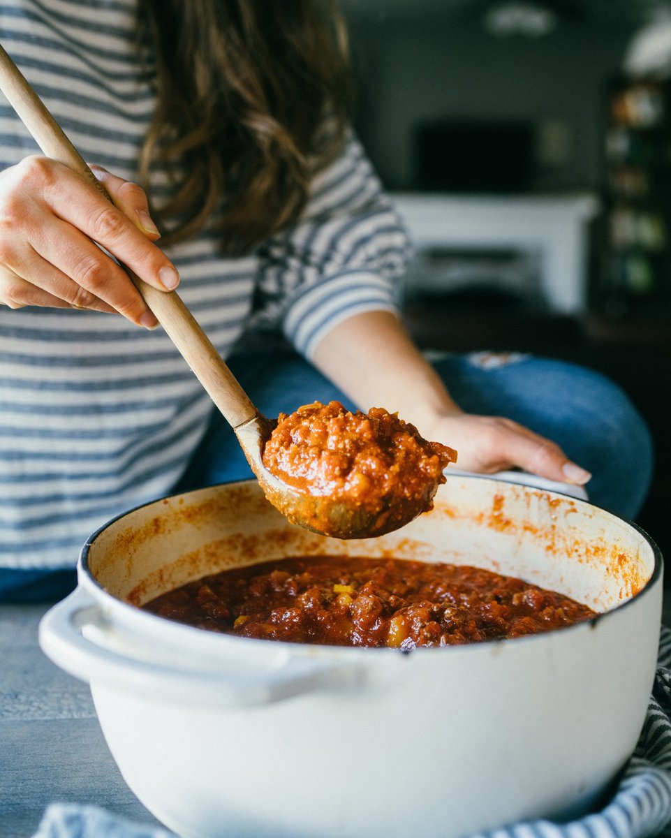 fondregen's tweet photo. A warm + comforting dish that you can prep, throw into a pot, and walk away!
Check out our Rustic Bone Broth Marinara! ๐ฉโ๐ณ
https://t.co/7cLTtKDanh
#FONDbonebroth #bonebroth #bonebrothrecipe #recipe #foodie #marinara #country #texas #fallrecipe #goodfood https://t.co/1boYl2yLda