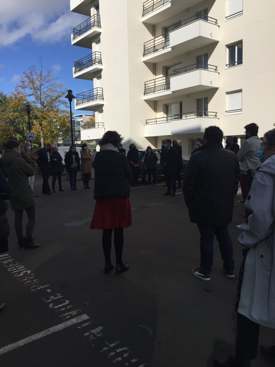 Une minute de silence a été respectée ce midi sur les campus de l'UA en #hommage à Samuel Baty. #jeSuisProf #Libertedexpression #tolerance