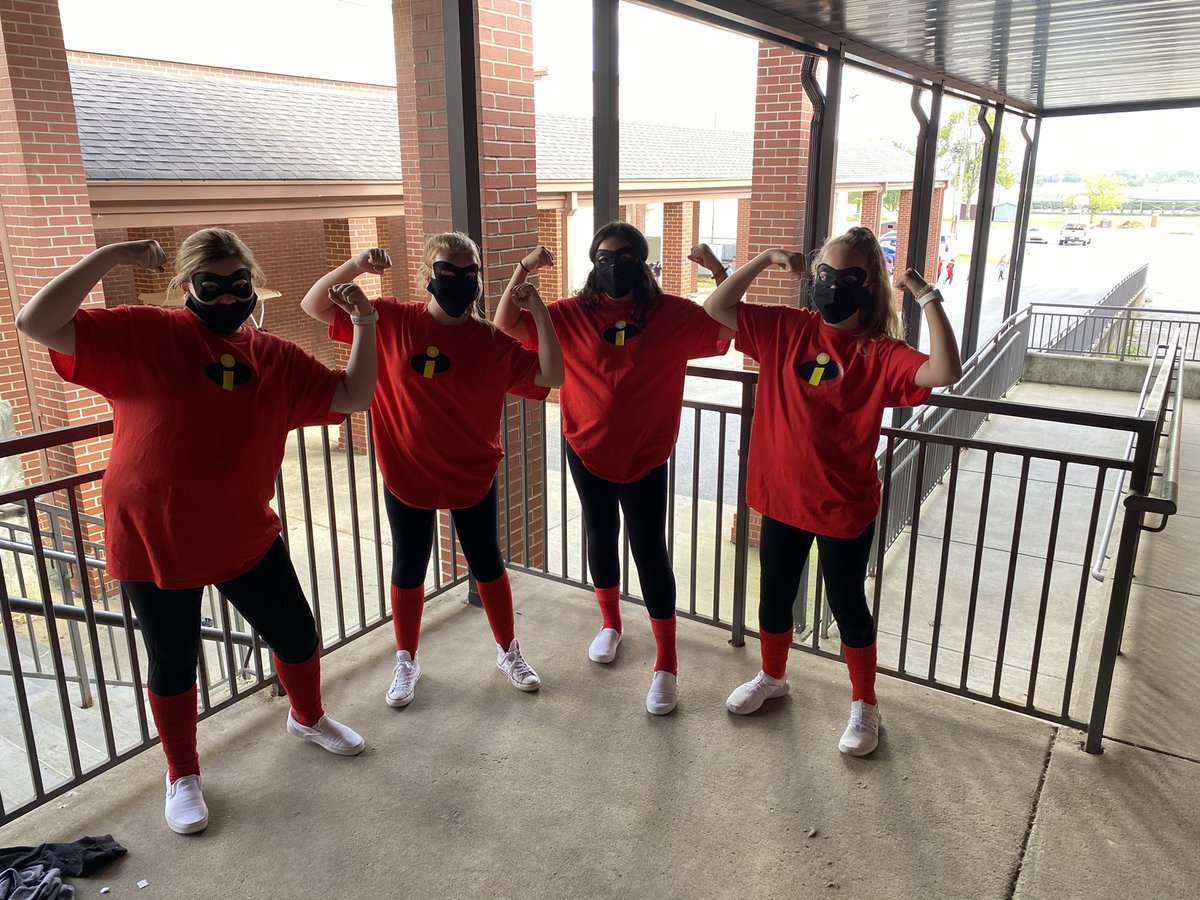 teachwarbritton's tweet photo. More 7th grade pics #eagmiddle https://t.co/oHeBYdYfNT