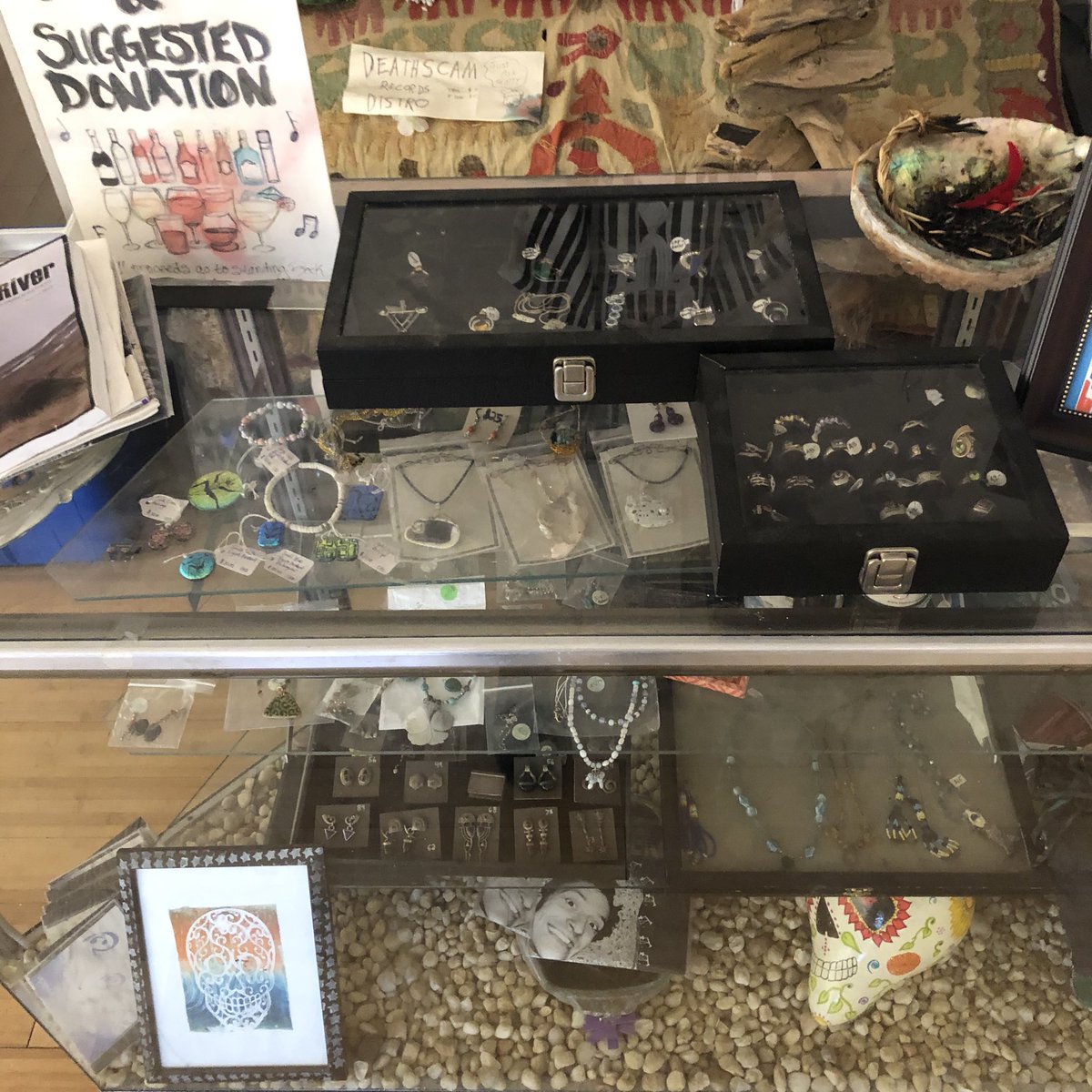 Kent_SRCA's tweet photo. Gift giving season is close! Come check out some jewelry and prints. Always looking for artists who are looking to sell as well! :) https://t.co/2OolYFL3DJ