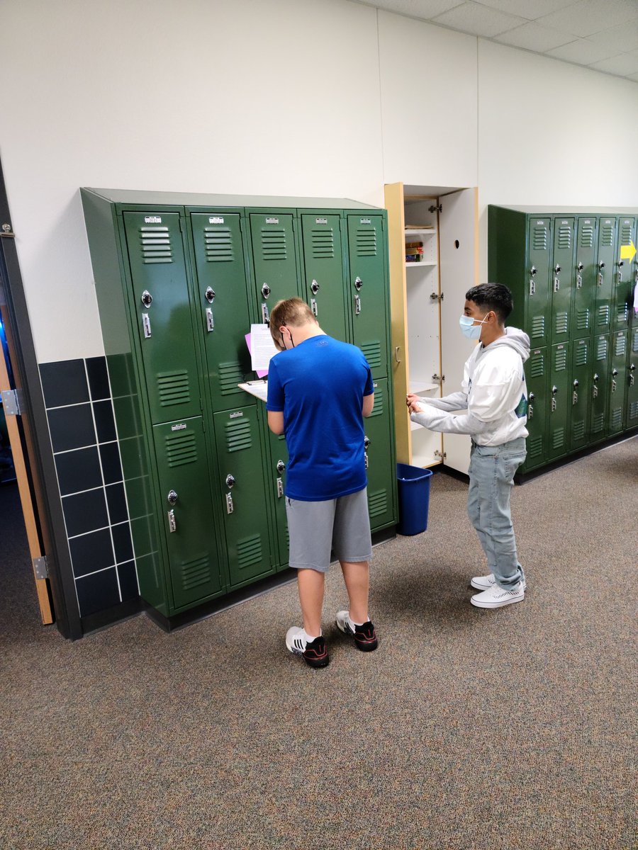 durst_e's tweet photo. Doing a little gallery walk-flex model activity - Road to the Texas Revolution! @HuntMiddle @FISDsocstudies #HMSProud #campusbadges #flexmodel #fisd_ss_studies https://t.co/1mumtazsXx