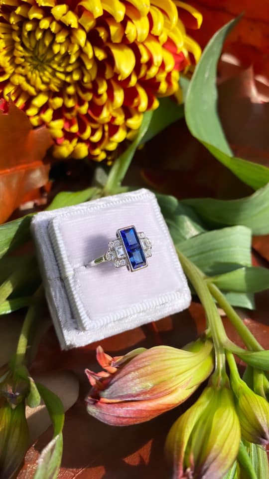 chainsofgolduk's tweet image. The 18ct White Gold ring features two fabulous rectangular step cut vibrant blue sapphires with a total weight of 1.83cts. 
Shop with confidence
chainsofgold.co.uk/shop/vintage-s…
#jewellery