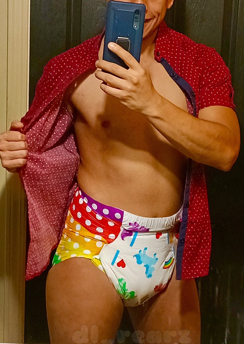 RearzDlx's tweet photo. I Feel energy today โก๏ธhow about a selfies ๐๐ธ.
.
#tykablepride #tykablesdiaper #abdl #abdlboy #abdlcommunity #diaperbulge #bigboydiaper #diaperbutt #diaperboy #abdlboy #dmlb #abdlcommunity #ageplaylifestyle #thickdiapers #diaperday #babypowder #diaperstud #diapered #ddlg https://t.co/4I312N6lza