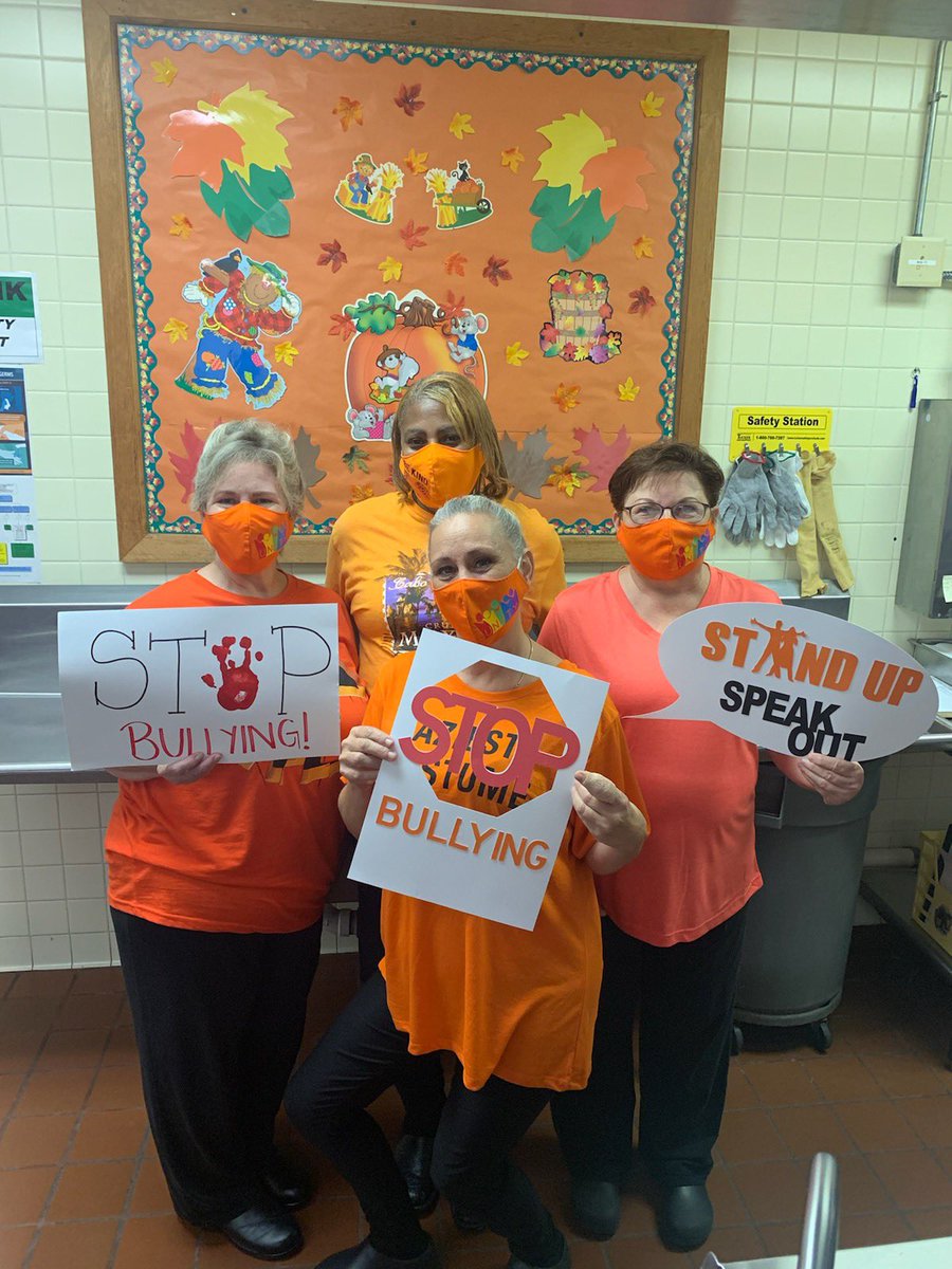 GCS_SEL_Office's tweet image. Our Food &amp;amp; Nutrition departments across the district are wearing their orange today! They want to send the message to students who are bullied that they are not alone. Thank you for everything that you do!!! We see you!!!! #gcsunity #gcsunite #unityday2020 @GCSchoolsNC