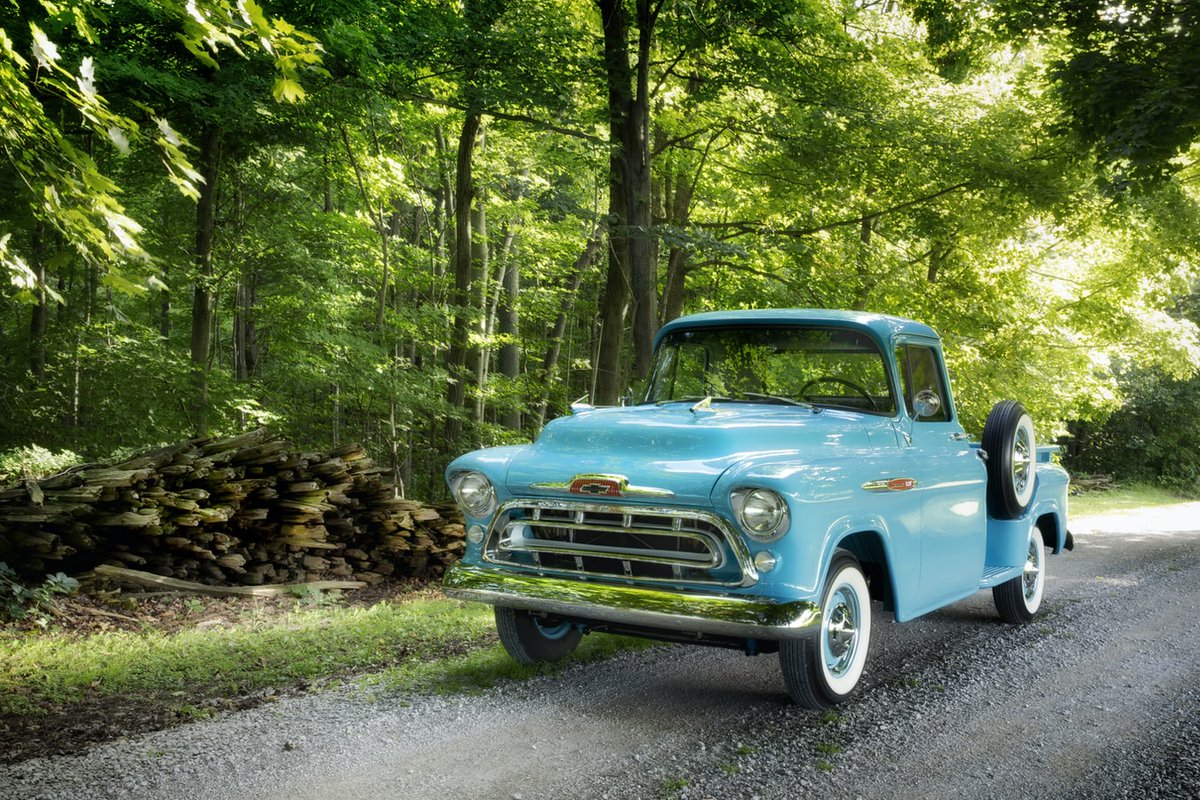 southwestcollis's tweet photo. Stroll through Wednesday in style! 
Southwest Collison Repair https://t.co/QCSbdqdt7a
#SouthwestCollisionRepair #Wednesday #VintageTrucks #SlowStroll https://t.co/XwlTgD8BPb