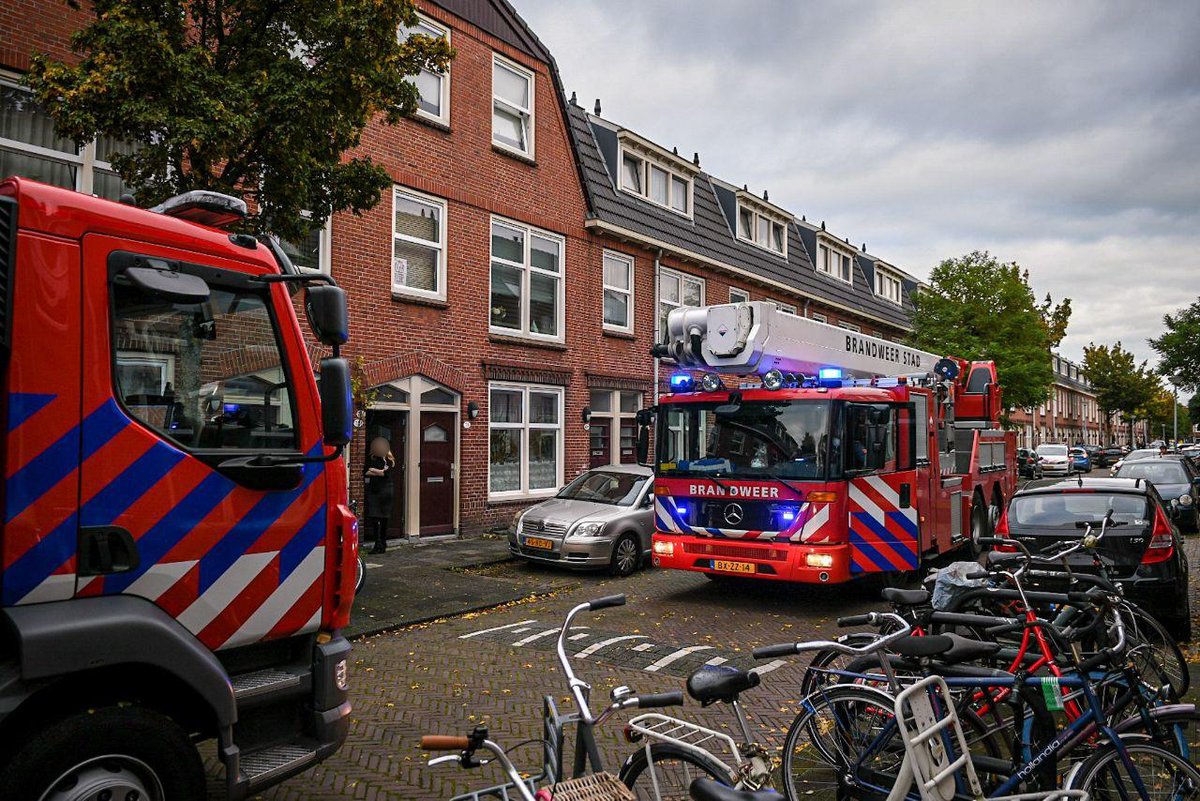 Woningbrand in #Groningen; brandweer deelt traumabeertjes uit - -..