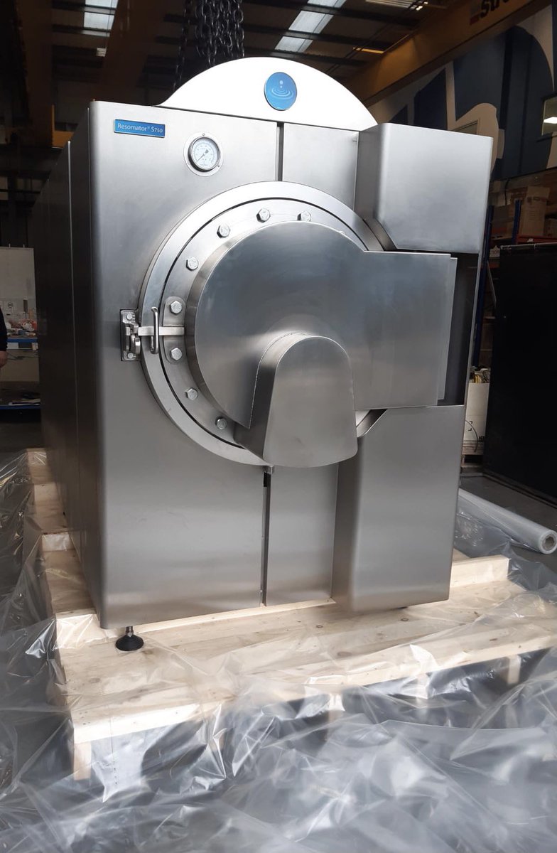 watercremation's tweet photo. Packed up and heading for the USA. 
#resomator #watercremation #resomationuk #resomationamerica #waternotfire https://t.co/bpjvJkCngs