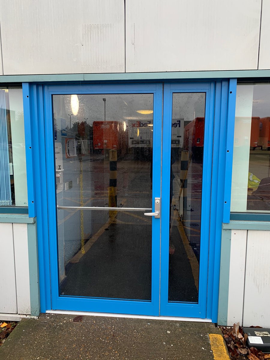 New straf entrance at Fedex/tnt Milton Keynes @Villa_Straf  #ukdoorsystems #security #entrancedoors