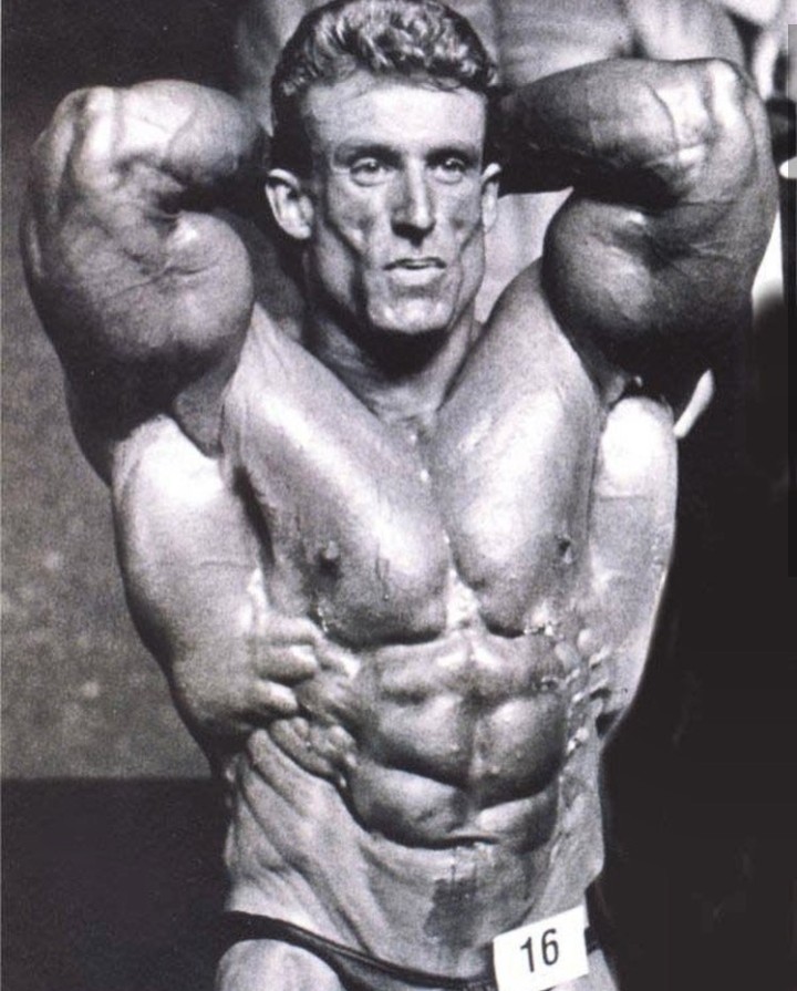 MMA fighters stepping onto the scale without an ounce of water in your body, what prevents you from looking like this? https://t.co/BEb23ZkmzQ