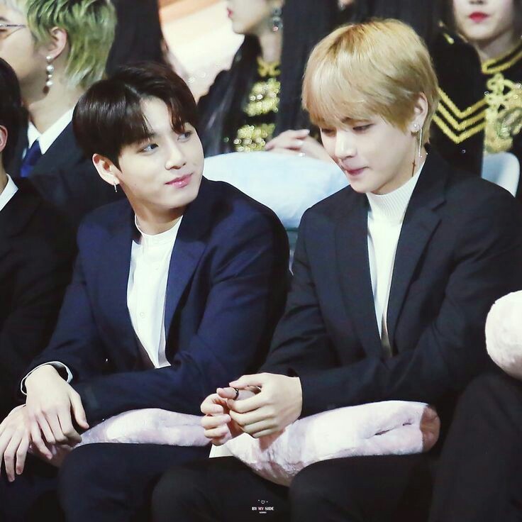 A never ending saga of jungkook looking at taehyung .A long thread ~