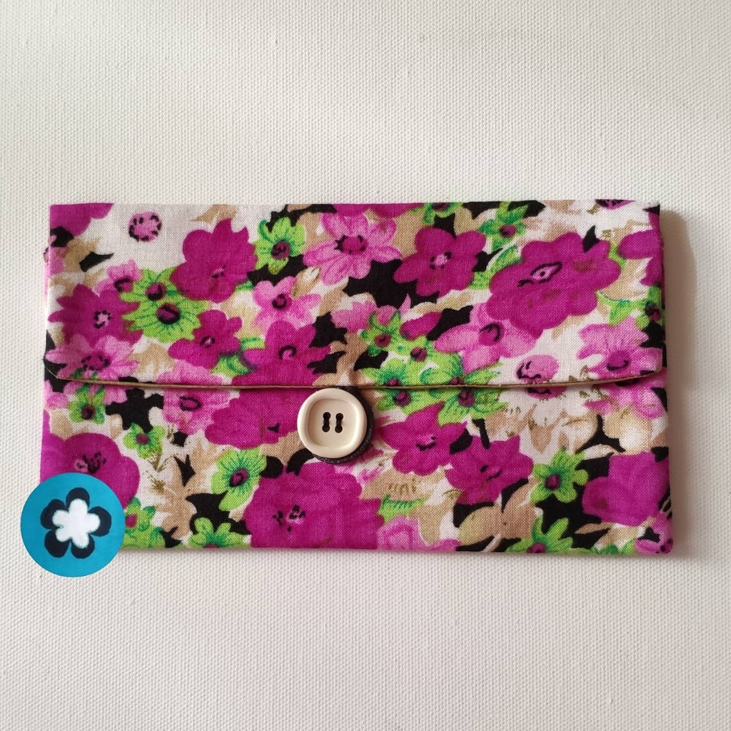 PianoSympa's tweet image. Pochette à Rabat Flowers 
. 
Cette pochette est entièrement réalisée dans un tissu en coton à fleurs violettes et vertes. 
. 
Elle est idéale pour mettre ses papiers dans un sac à main. 
. 
#bysylartcreation #bysylart
#creationtextile #textile #toile #ti… instagr.am/p/CGnArckhhxC/