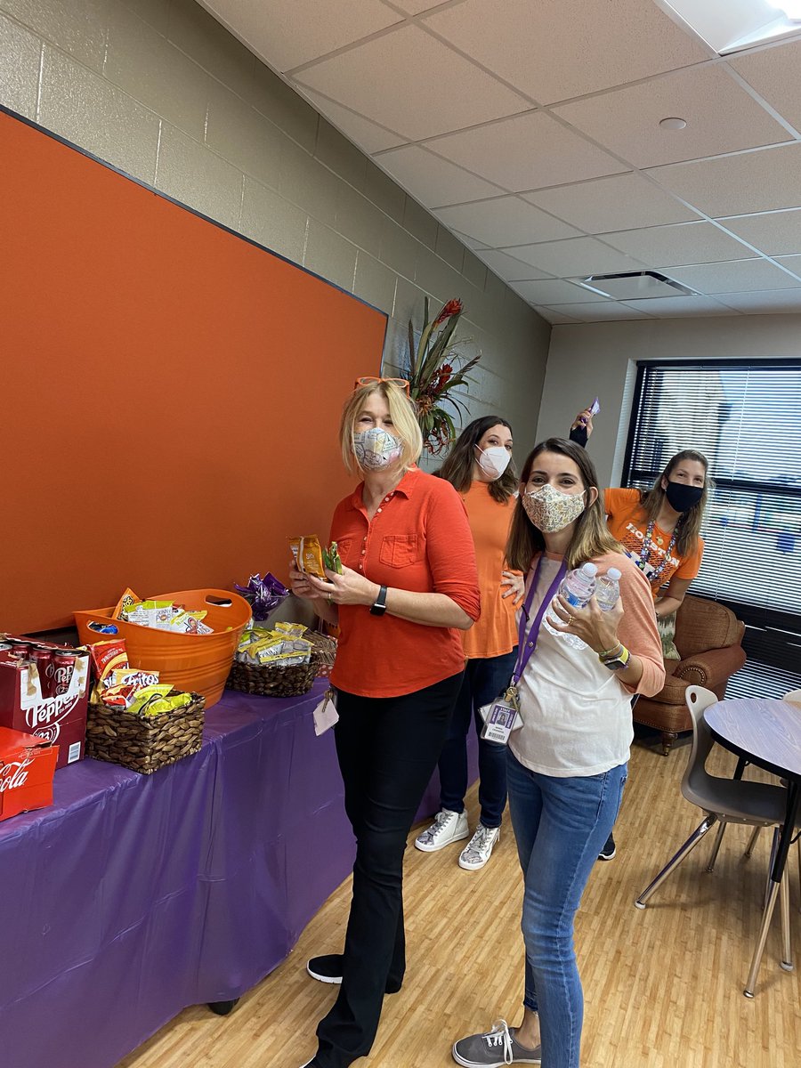 ⁦<a href="/MJEjags/">Jenks Elementary</a>⁩ ⁦⁦<a href="/JenksPta/">Jenks PTA</a>⁩  Thank you to our PTA and Walmart for the treats!