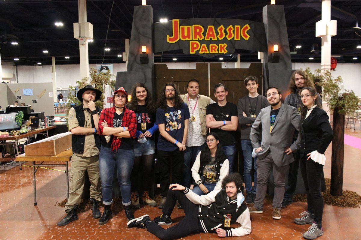 APaleosphere's tweet photo. LA PHOTO des membres présents lors du @angersgeekfest ! ^^ avec de gauche à droite :
@JURASSIK_cedrik @ChachaDeLilla @lachainede_Mos @Paleo_Steel @valeoraptor @JustoKazu @paleo_j @ImpossibleVids @AlexisRastier @Captain_Roger66 @ScientistDjigr et en bas @reptile_f https://t.co/dmSzO32B78