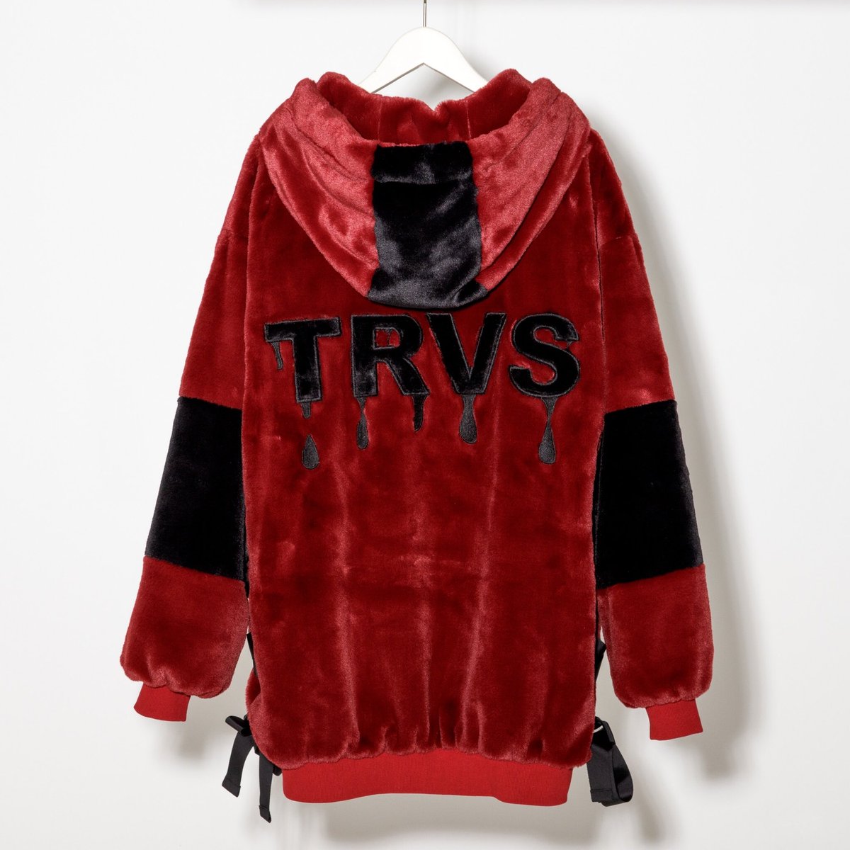 TRAVAS TOKYO NEW ARRIVAL 背中にどろどろ垂れロゴ。 今季一推し 