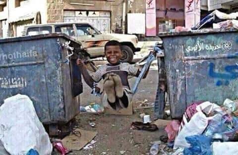 يذهب النفط العربي لكل العالم ليصنع له تنمية وصناعه 
ولكنه يخلف لشعوب العرب فقر وحرمان واكوام من القمامه