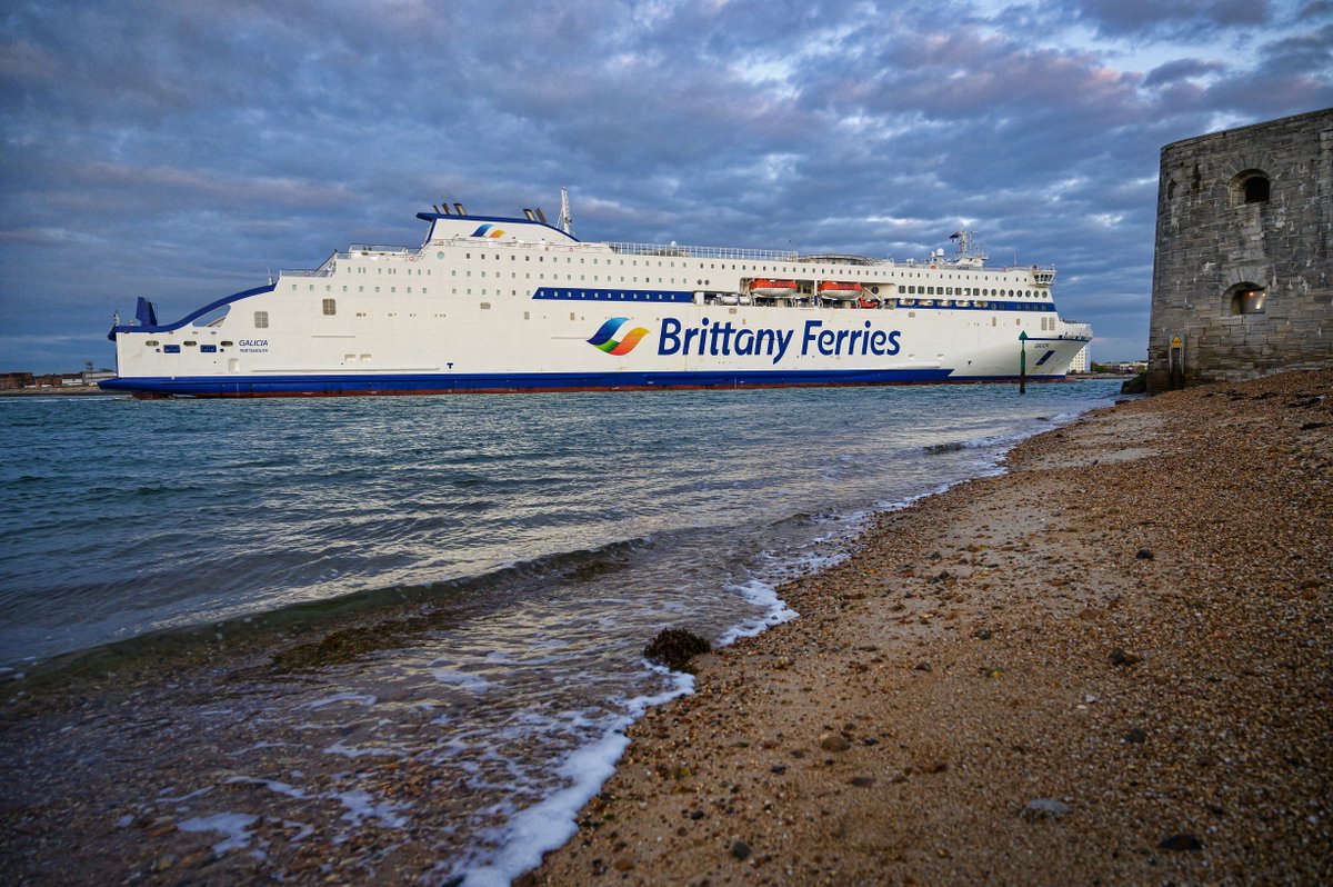 BrittanyFerries's tweet photo. A few photos from Galicia's maiden trip to the UK last week 💙💚🧡
Thanks to Heads Up Definition and @MaritimePhotos https://t.co/jlhxybCyNn