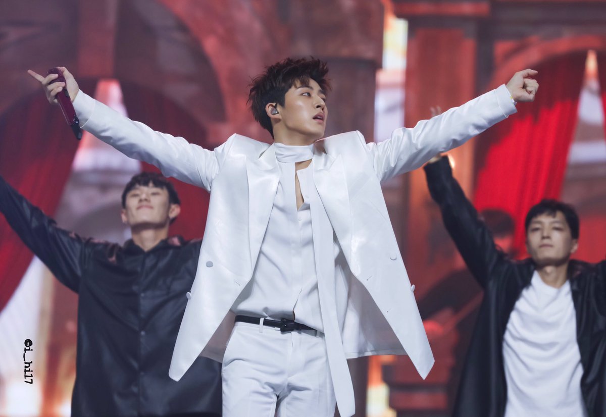 hanbinpost's tweet image. happy birthday to one of the most impressive artists and purest hearted people i've had the pleasure of loving, kim hanbin! thank you for the music, the smiles, tears and everything in between, love you always ❤️

#SoloistHanbinBirthday
#원앤온리_김한빈_생일축하해