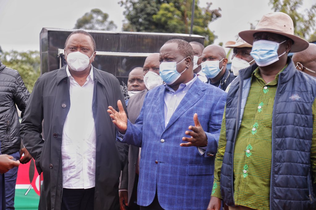 Karanjakibicho's tweet photo. President Uhuru Kenyatta officially commissioned the construction of the 37.5 km long Chebilat-Konge-Chabera Road which is expected to boost farming by facilitating easy access to markets for dairy products, pineapple, potatoes, &amp; bananas in Nyamira and the neighbouring counties. https://t.co/dEwb3qzTWk