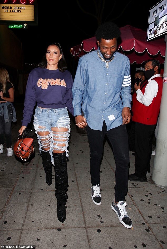 Lilian Chan On Twitter Winnie Went Braless Under A Tiny Cut Out Crop Top As She Held Hands With Nba Lakers Forward Kyle Kuzma Caldwell Pope Headed Out With Wife Dwight Howard And Fiancee Tea