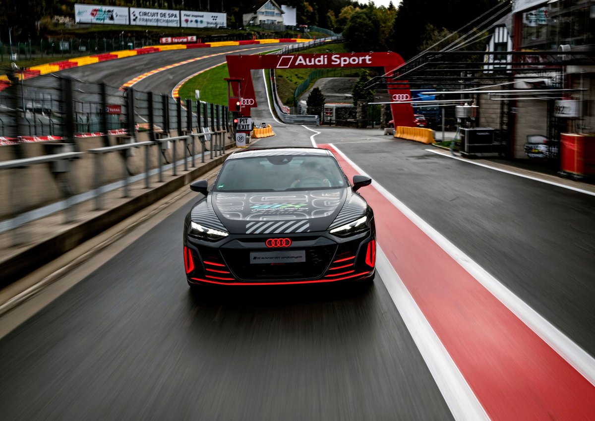AudiOfficial's tweet image. Spotted @24HoursofSpa.
&amp;gt;&amp;gt; e-tron-gt.audi

#AudietronGT #Prototyp #FutureIsAnAttitude