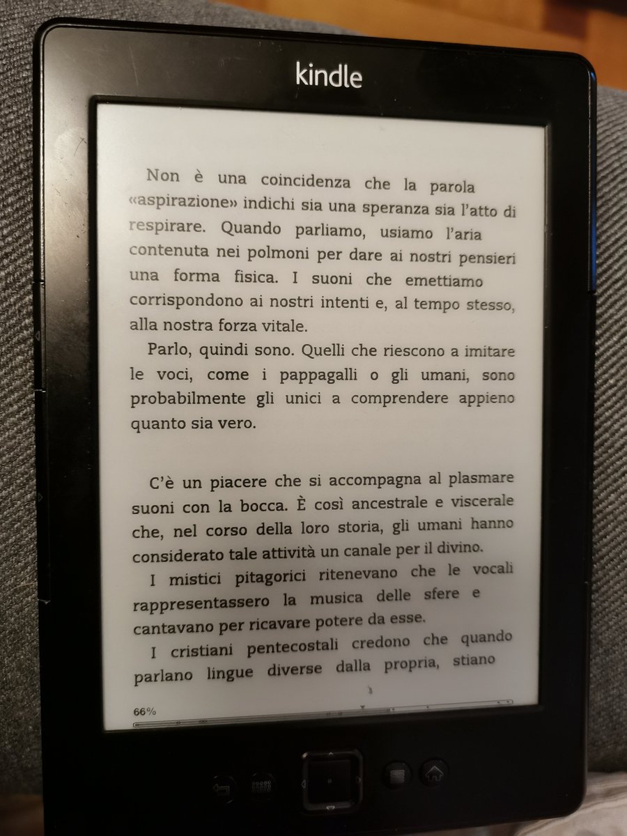 pavlov_813's tweet image. Questo libro è proprio particolare. Non è science fiction, è una riflessione continua. #TedChiang #Respiro #Exhalation