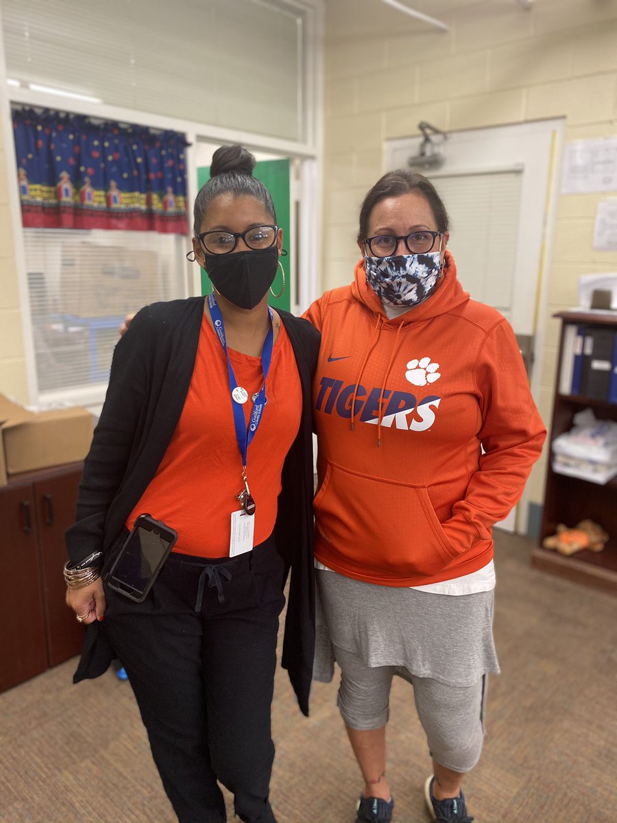 ShelenaChavis's tweet image. Wearing our orange to show we are against bullying, and United for kindness, acceptance, and inclusion. #UnityDay2020 #GCSUNITY @GCS_SEL_Office @spirit0827