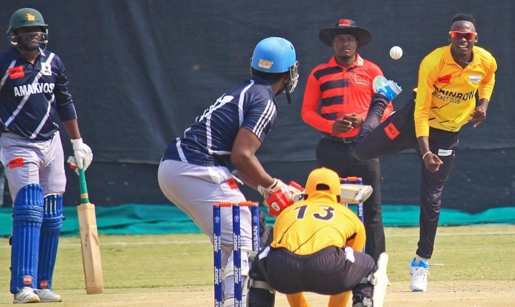 ZimCricketv's tweet photo. RESULT: Rainbow 189-8 in 44 overs (Chinyengetere 33*, Mavuta 29, Mudzinganyama 29; Masuku 3/48, Ndlovu 2/25, N Mpofu 1/16) beat Amakhosi 56 all out in 21.1 overs (Phiri 18, M Tshuma 10, Nyumbu 21; Mavuta 5/8, Micheal Muguda 4/2) by 133 runs

#NPL2020 #AMKvRNB https://t.co/u8KHTumSLq